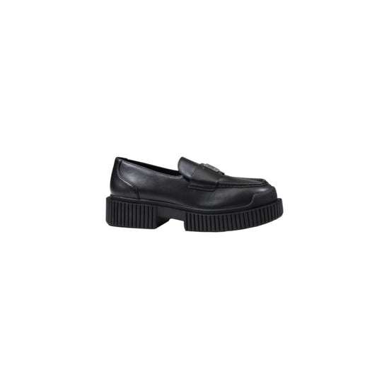 Black Leather Flat Shoe