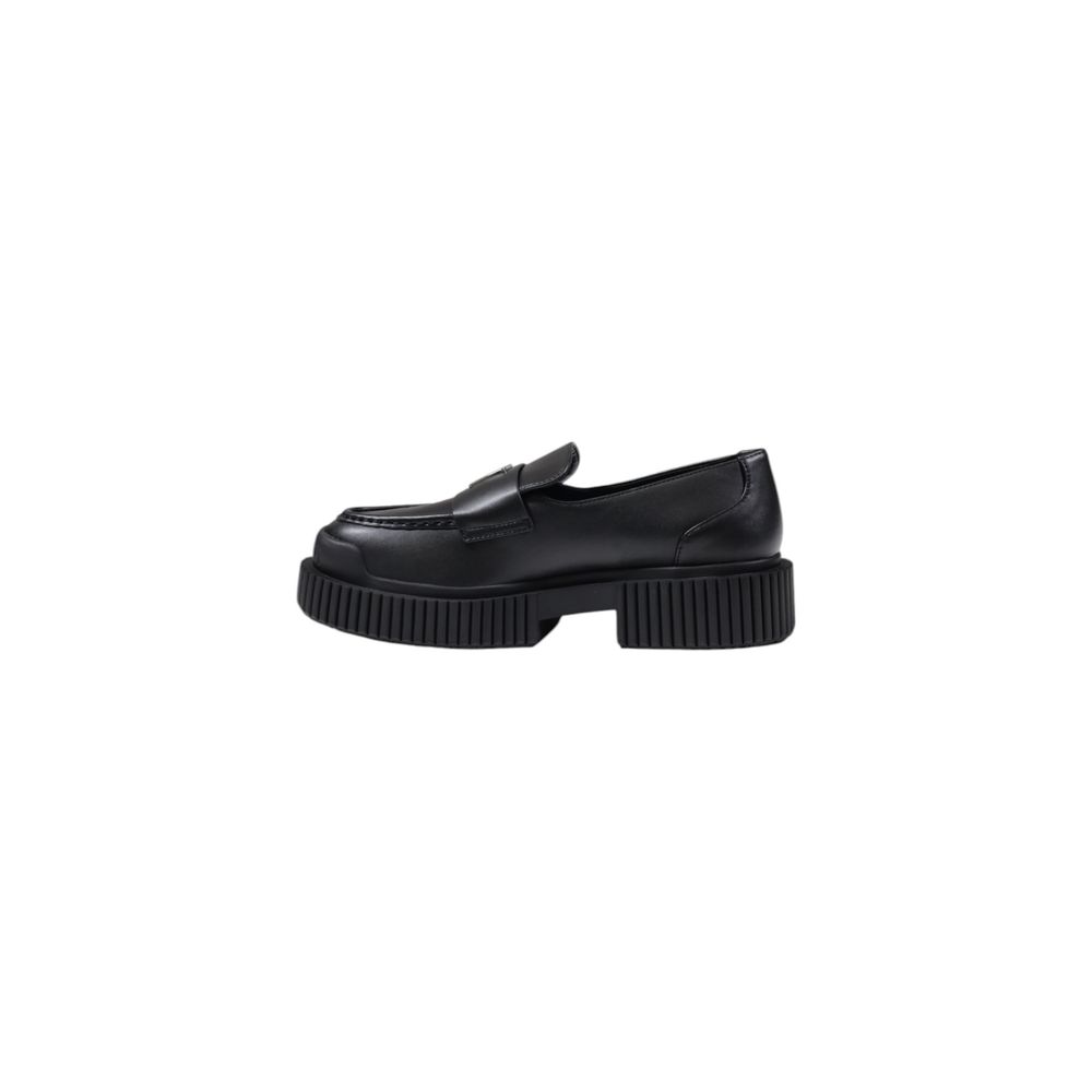 Black Leather Flat Shoe