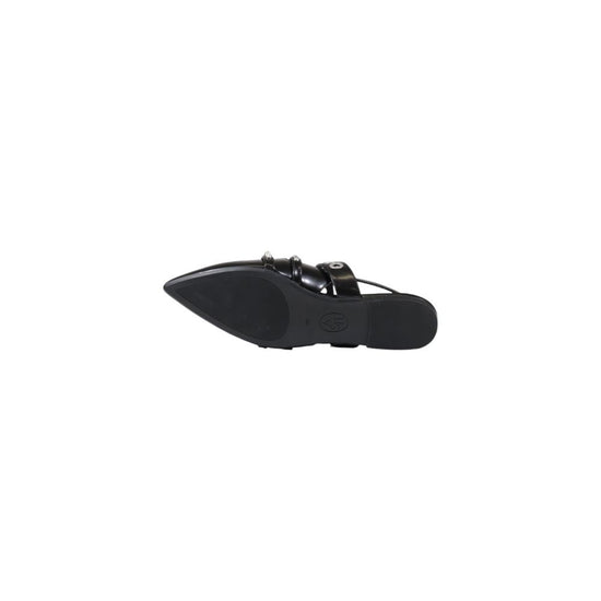 Black Leather Flat Shoe